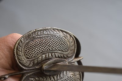 Lot 335 - AN ENGLISH CIVIL WAR PERIOD INFANTRY OFFICER'S SWORD