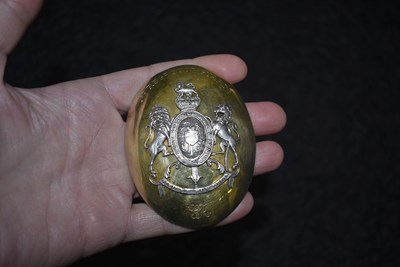 Lot 436 - A GEORGIAN IRISH SILVER 1ST REGIMENT OF FOOT GUARDS OFFICER'S SHOULDER BELT PLATE