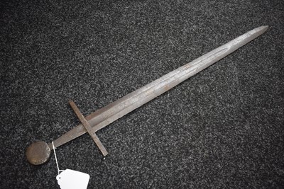 Lot 312 - A 12TH CENTURY BROADSWORD OF OAKESHOTT TYPE XII - CIRCA 1100-1230