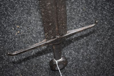 Lot 618 - AN EARLY 15TH CENTURY SWORD OF OAKESHOTT TYPE XV/XVI