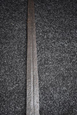 Lot 618 - AN EARLY 15TH CENTURY SWORD OF OAKESHOTT TYPE XV/XVI