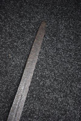 Lot 618 - AN EARLY 15TH CENTURY SWORD OF OAKESHOTT TYPE XV/XVI