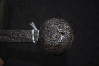 Lot 618 - AN EARLY 15TH CENTURY SWORD OF OAKESHOTT TYPE XV/XVI