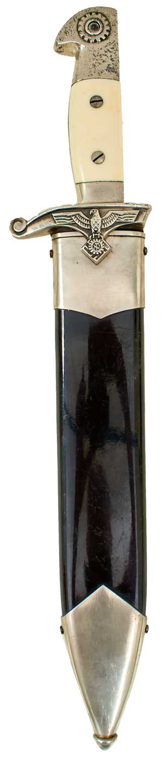 Lot 45 - A THIRD REICH TENO MAN'S HEWER