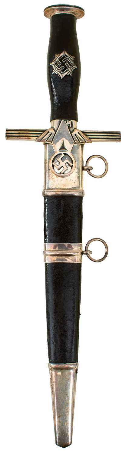 Lot 49 - A GOOD THIRD REICH SECOND MODEL RLB OFFICER'S DAGGER