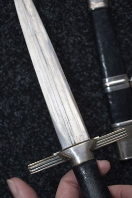 Lot 49 - A GOOD THIRD REICH SECOND MODEL RLB OFFICER'S DAGGER