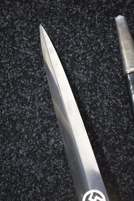 Lot 49 - A GOOD THIRD REICH SECOND MODEL RLB OFFICER'S DAGGER