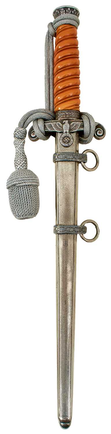 Lot 57 - A THIRD REICH ARMY OFFICER'S DAGGER
