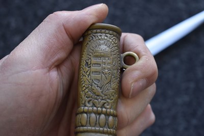 Lot 81 - A HUNGARIAN AIRFORCE OFFICER'S DAGGER