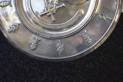 Lot 73 - A RARE GERMAN WORLD WAR II BOWL OF HONOUR FOR EXCELLENT COMBAT ACHIEVEMENTS