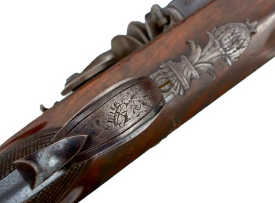 Lot 328 - A FINE QUALITY CASED PAIR OF 22-BORE GOLD INLAID FLINTLOCK DUELLING PISTOLS BY H.W. MORTIMER