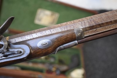 Lot 328 - A FINE QUALITY CASED PAIR OF 22-BORE GOLD INLAID FLINTLOCK DUELLING PISTOLS BY H.W. MORTIMER