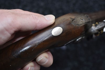 Lot 319 - A .650 CALIBRE FLINTLOCK OFFICER’S PISTOL BY TOMLINSON