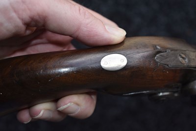 Lot 319 - A .650 CALIBRE FLINTLOCK OFFICER’S PISTOL BY TOMLINSON