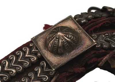 Lot 58 - OF TIPU SULTAN INTEREST - AN IMPORTANT 18TH CENTURY INDIAN FIRANGI OR KHANDA WITH SUSPENSION BELT ENSEMBLE FROM SERINGAPATAM