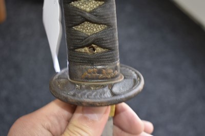 Lot 12 - A WAKIZASHI