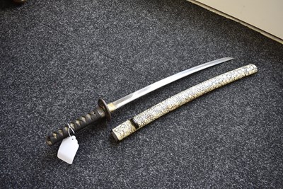 Lot 12 - A WAKIZASHI