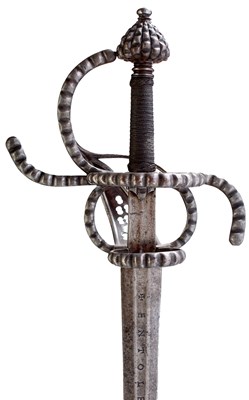 Lot 237 - A FINE 17TH CENTURY GERMAN SWORD RAPIER