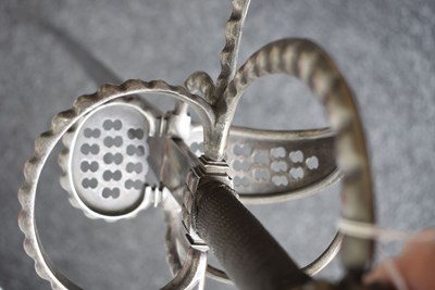 Lot 237 - A FINE 17TH CENTURY GERMAN SWORD RAPIER