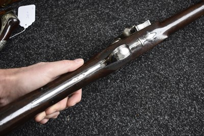 Lot 375 - A SCARCE 12-BORE SILVER MOUNTED FULL STOCKED FLINTLOCK SPORTING GUN BY GRIFFIN