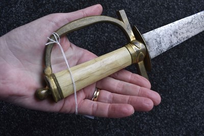 Lot 261 - AN 18TH CENTURY GERMAN HUNTING HANGER OR SWORD