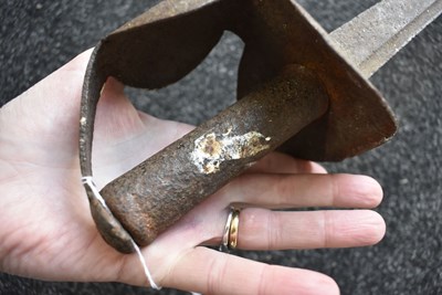 Lot 222 - AN 18TH CENTURY NAVAL BOARDING CUTLASS