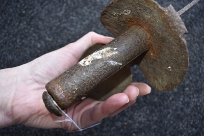 Lot 222 - AN 18TH CENTURY NAVAL BOARDING CUTLASS