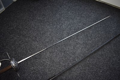 Lot 16 - A FINE 17TH CENTURY ENGLISH DISH-HILT RAPIER