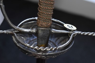 Lot 16 - A FINE 17TH CENTURY ENGLISH DISH-HILT RAPIER