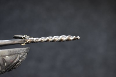 Lot 16 - A FINE 17TH CENTURY ENGLISH DISH-HILT RAPIER