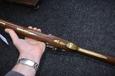 Lot 371 - A FLINTLOCK BAYONET BLUNDERBUSS BY MABSON & LABRON