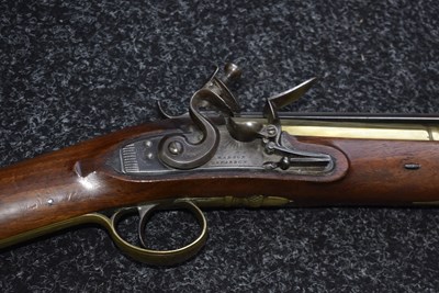 Lot 371 - A FLINTLOCK BAYONET BLUNDERBUSS BY MABSON & LABRON