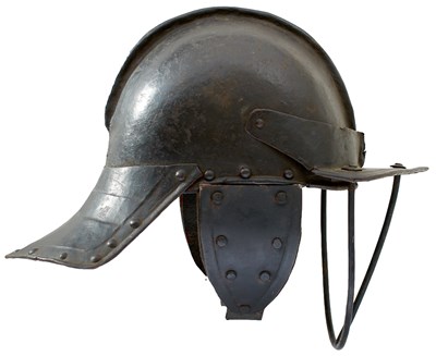 Lot AN ENGLISH CIVIL WAR PERIOD HARQUEBUSIER'S OR CAVALRYMAN'S LOBSTER TAILED HELMET